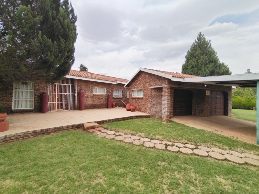 5 Bedroom Property for Sale in Christiana North West